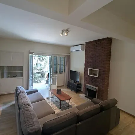 Gladstone Apartment