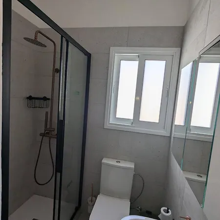 Gladstone By Tangerine * ניקוסיה