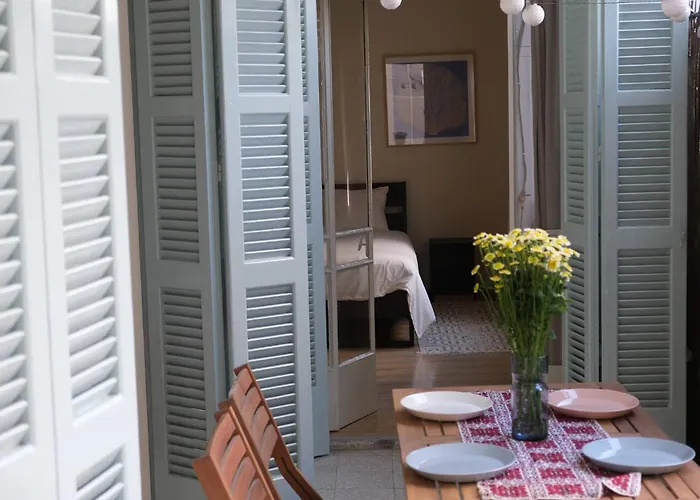 Gladstone By Tangerine * Nikósie